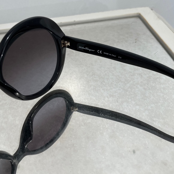 Ferragamo sunglasses - Picture 7 of 7